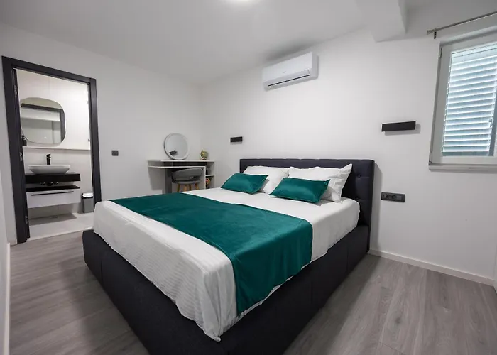 La Storia マカルスカ