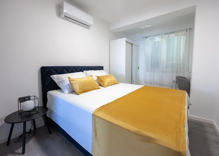 La Storia マカルスカ