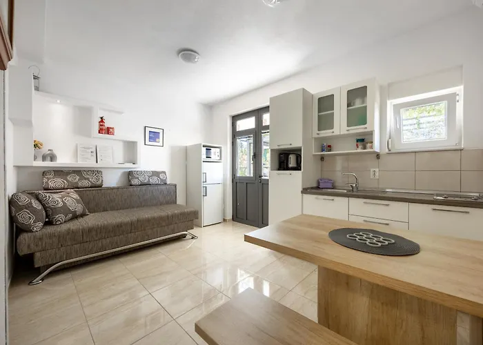 La Storia * マカルスカ