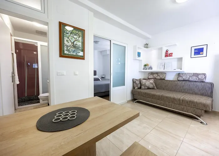 La Storia * マカルスカ