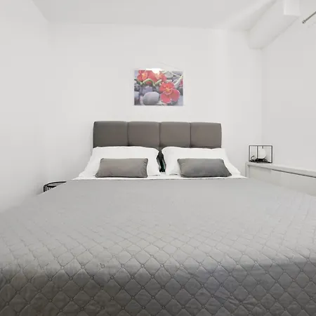 La Storia Apartment *